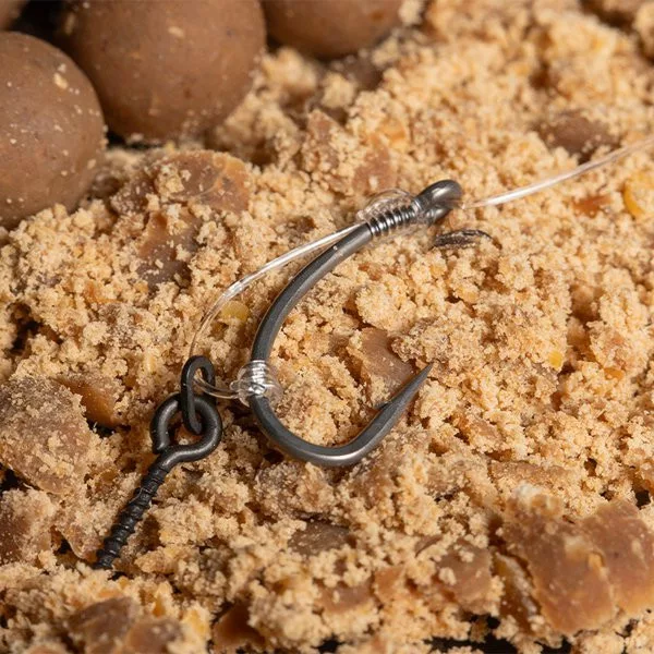 Nash Fluorocarbon D-Rig 8 Eyed, Barbless Pre-tied Hook