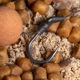 Nash Solid Bag Rig 8 Barbed, Eyed Ready Tied Hook 3pcs