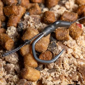 Nash Solid Bag Rig 8 Barbless, Eyed Ready Tied Hook 3pcs